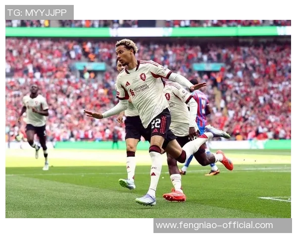 德甲热战：多特蒙德与利物浦激战成平点球争议引发全场沸腾